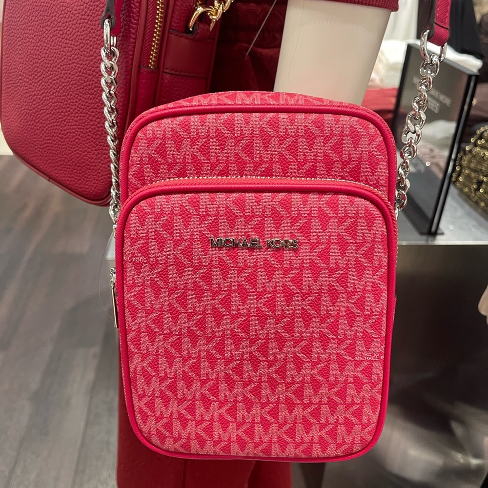 MICHAEL KORS Jet Set Travel Md Signature Logo Crossbody Flight
DK RASPBERRY
NWT - Picture 12 of 16